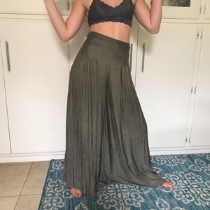 Abercrombie and Fitch flowy green dancing pants